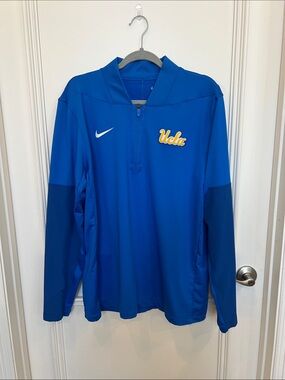 EUC Men's Nike Royal UCLA Dri-Fit quarter zip pullover. Size Large
